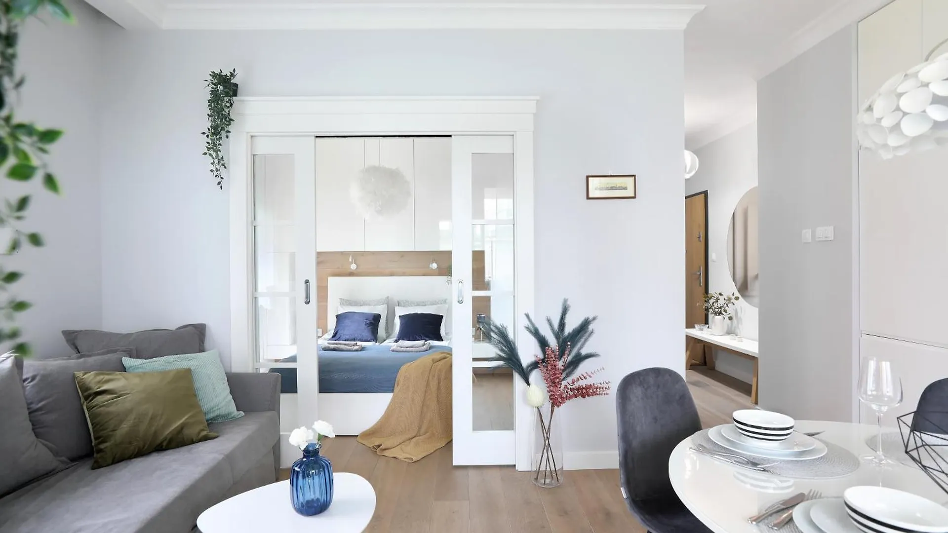 Classy 2-Room Apartment With Private Garden And Air Conditioning- Old Town Krakow