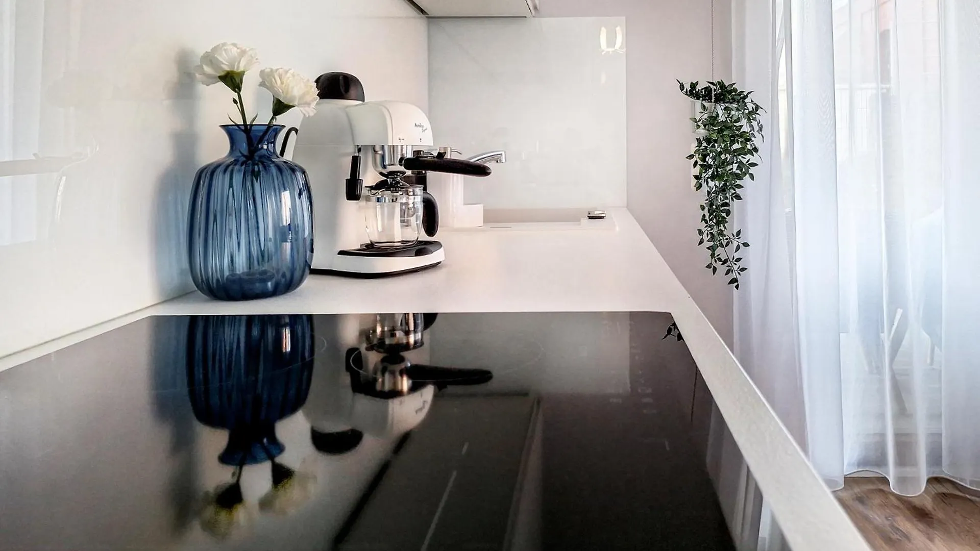 Classy 2-Room Apartment With Private Garden And Air Conditioning- Old Town Krakow