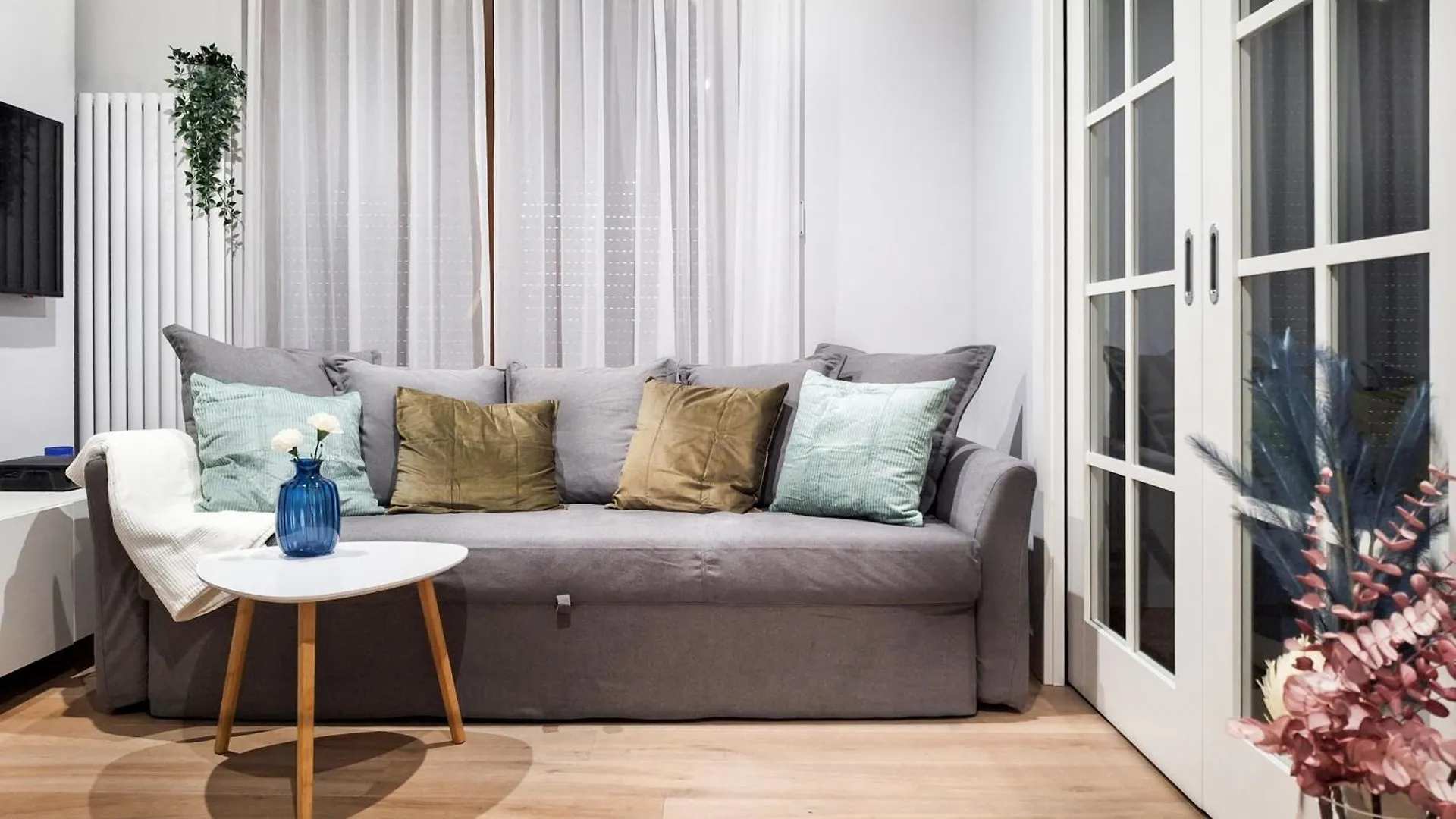 Classy 2-Room Apartment With Private Garden And Air Conditioning- Old Town Krakow