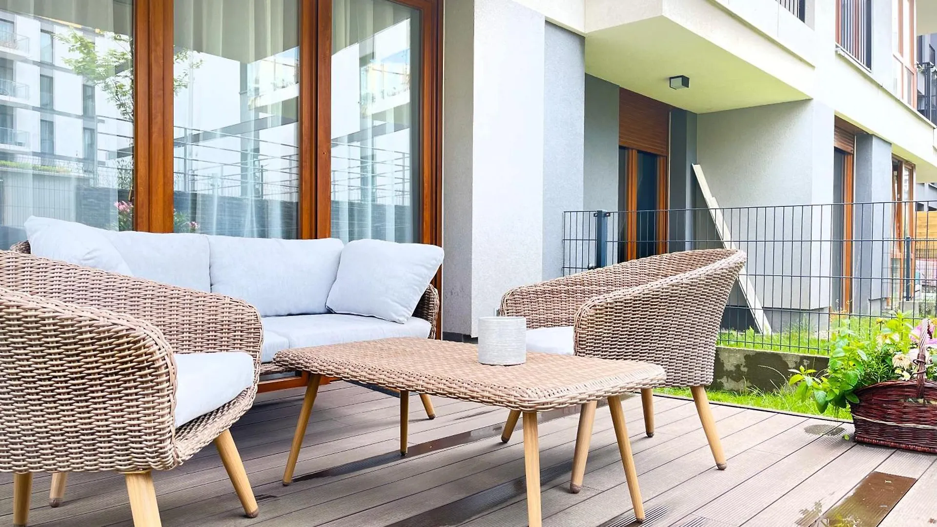 Classy 2-Room Apartment With Private Garden And Air Conditioning- Old Town Krakow