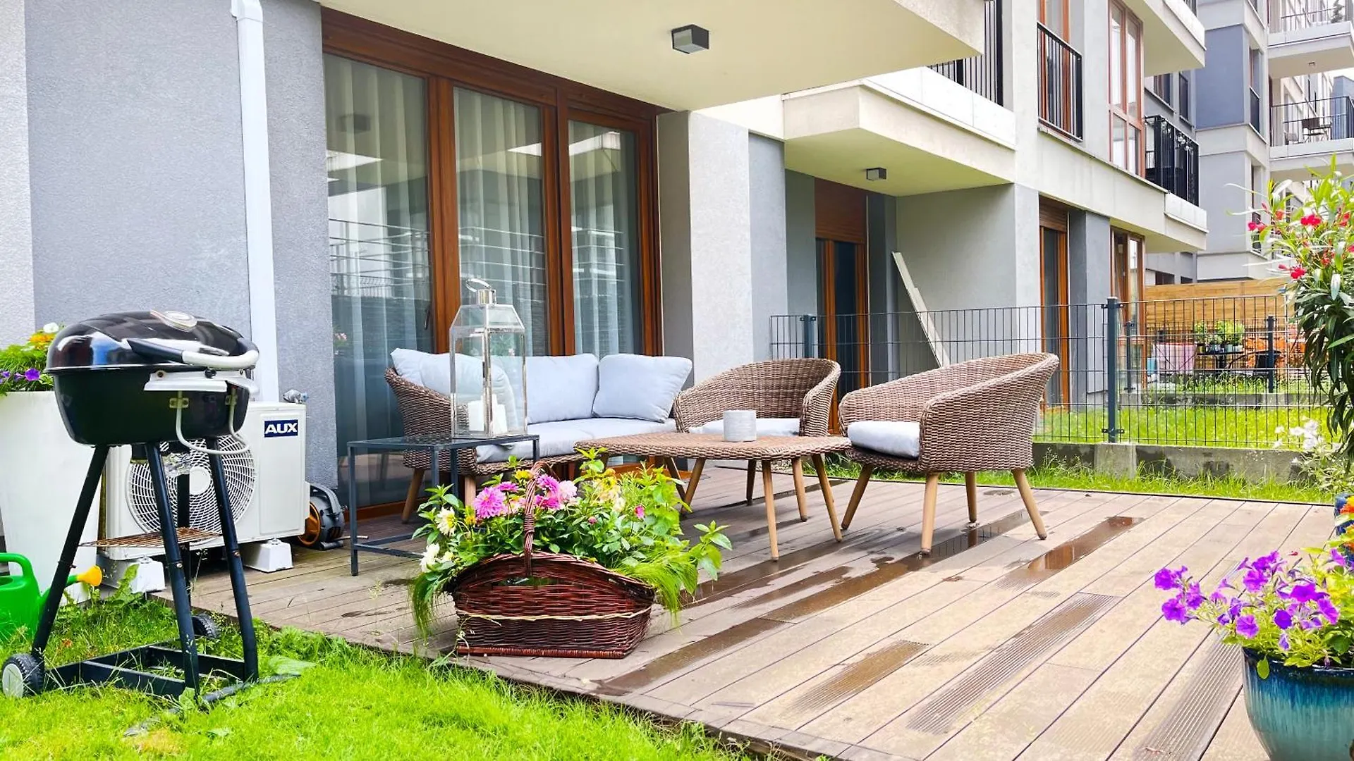 Classy 2-Room Apartment With Private Garden And Air Conditioning- Old Town Krakow Poland