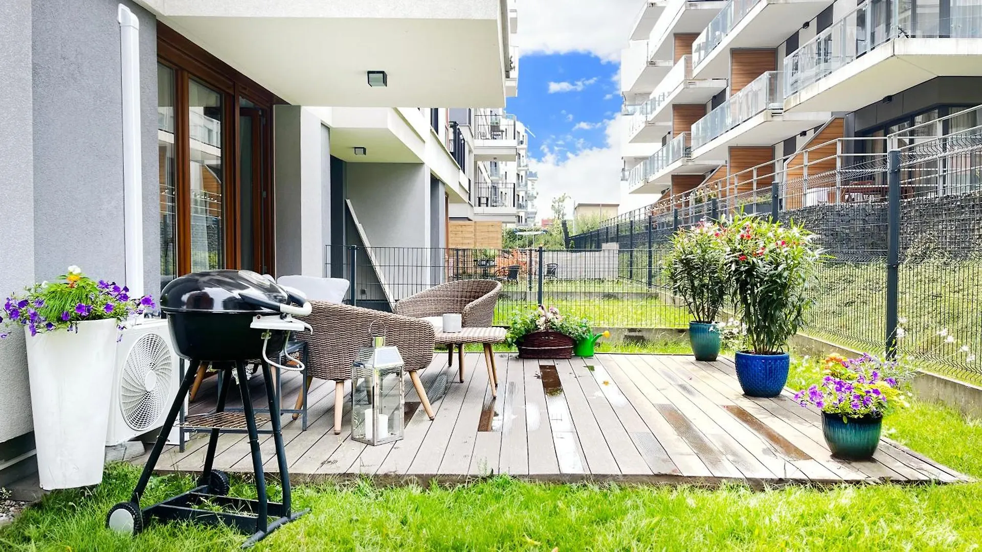 Classy 2-Room Apartment With Private Garden And Air Conditioning- Old Town Krakow